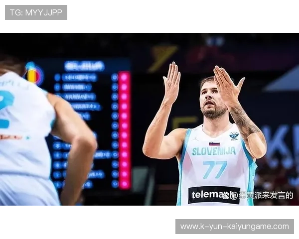 东契奇再创新高，单场砍下35分12篮板10助攻，成就三双传奇